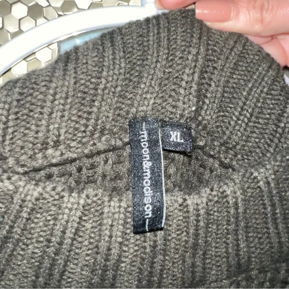 moon & madison Dark Olive Crew Neck Sweater - Picture 2 of 2